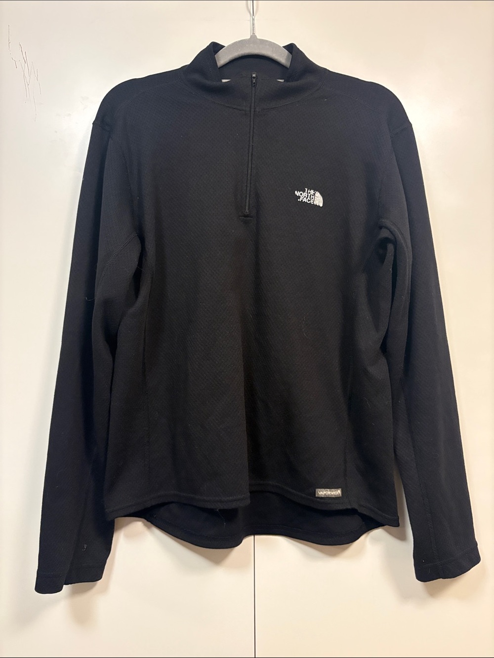 The North Face Women’s Black Half-Zip Pullover Vapor Wick L